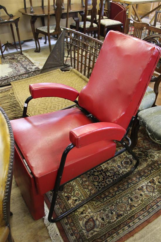 Red leather barbers chair(-)